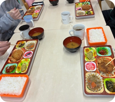 昼食提供の様子
